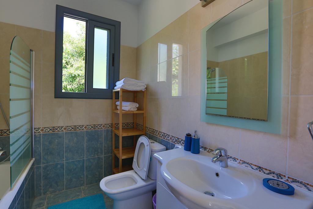Villa Infinite Blu Пафос Екстериор снимка