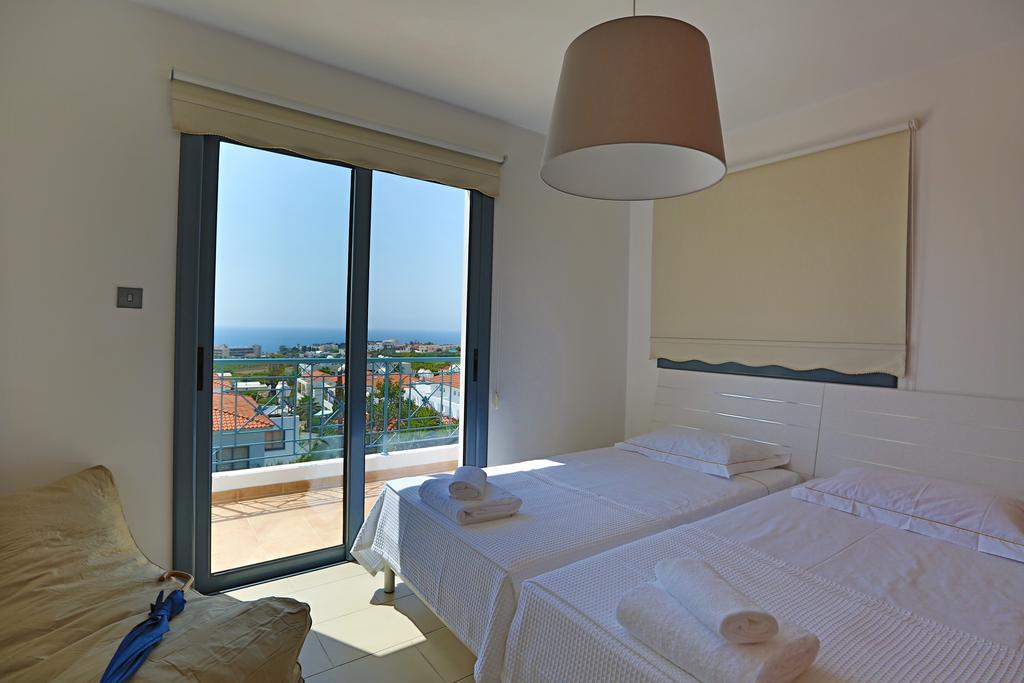 Villa Infinite Blu Пафос Екстериор снимка