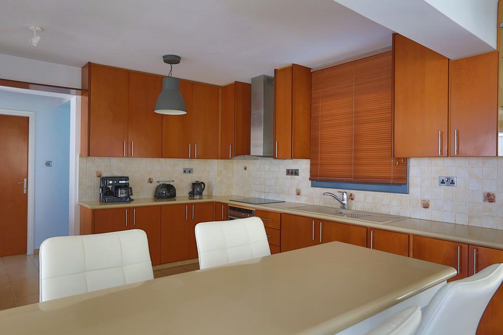 Villa Infinite Blu Пафос Екстериор снимка