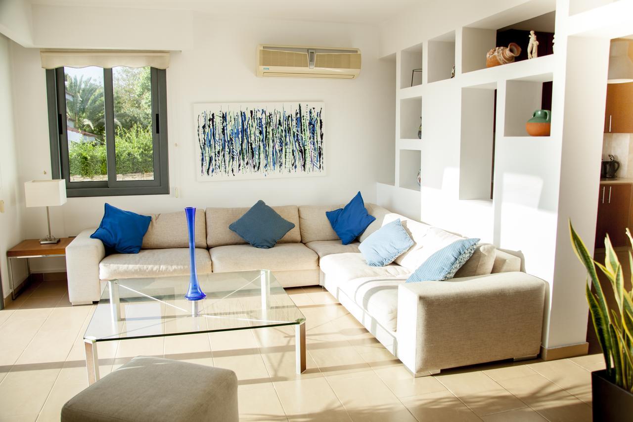 Villa Infinite Blu Пафос Екстериор снимка