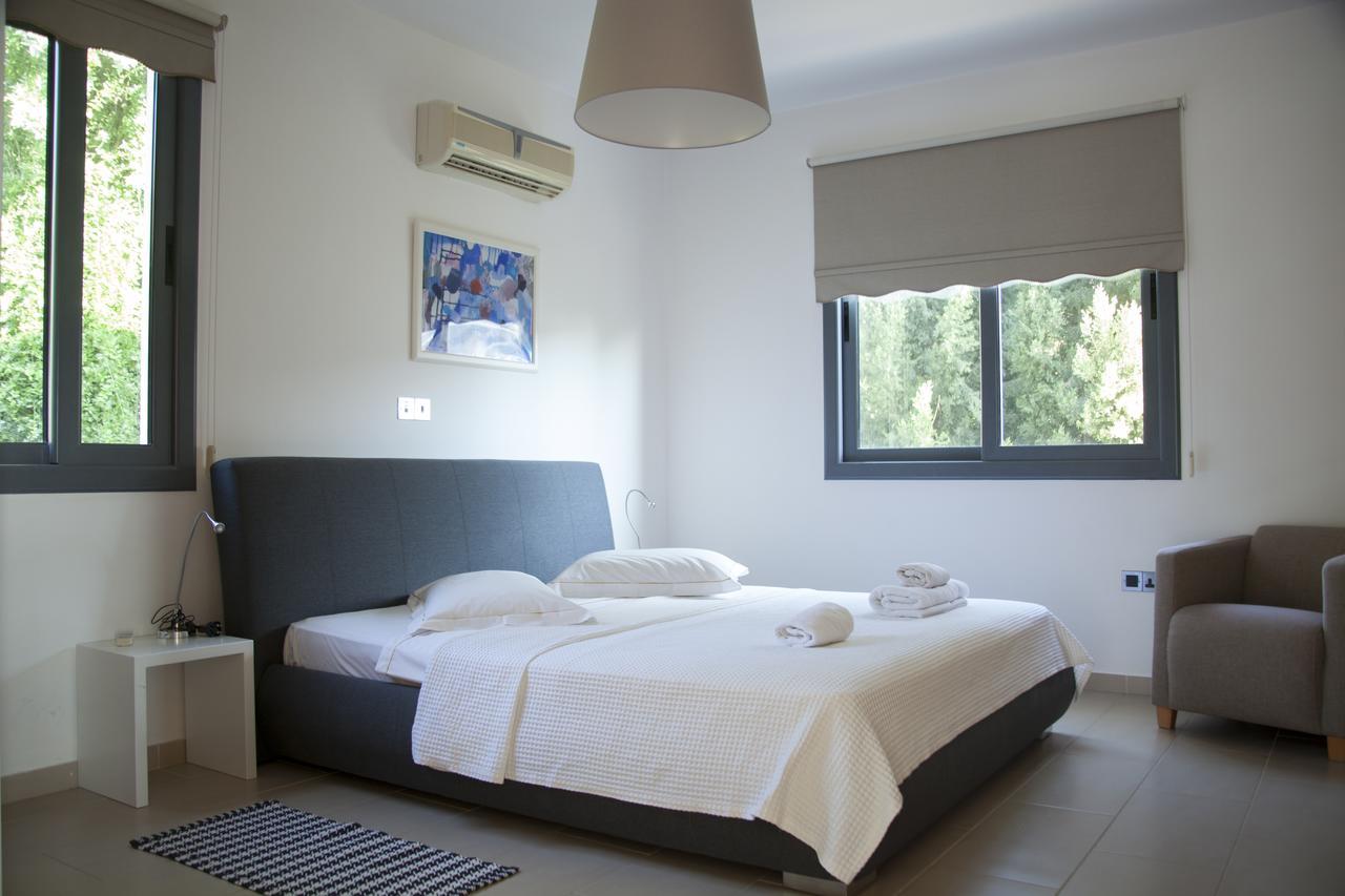Villa Infinite Blu Пафос Екстериор снимка